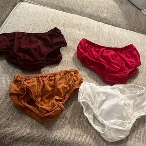 Toddler girl 3T Diaper cover Gymboree,Lot of four pairs never used